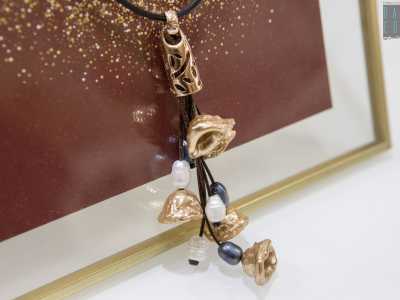 ...trasformano le orecchiette in particolari monili: le �recchitelle�